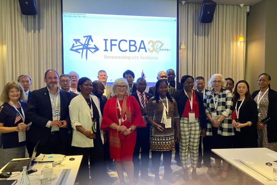 ADAU participa de la Conferencia de IFCBA en Singapur.